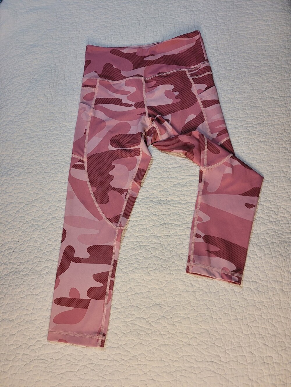 Zyia Active Light N Tight Capri 20" Legging Pink Camo Sz 4